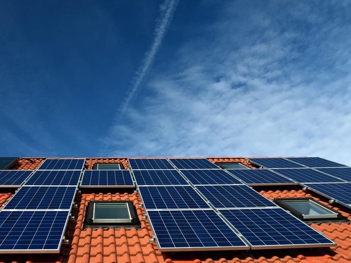 Installation photovoltaïque sur toiture tuile terre cuite à Maurepas (Yvelines)